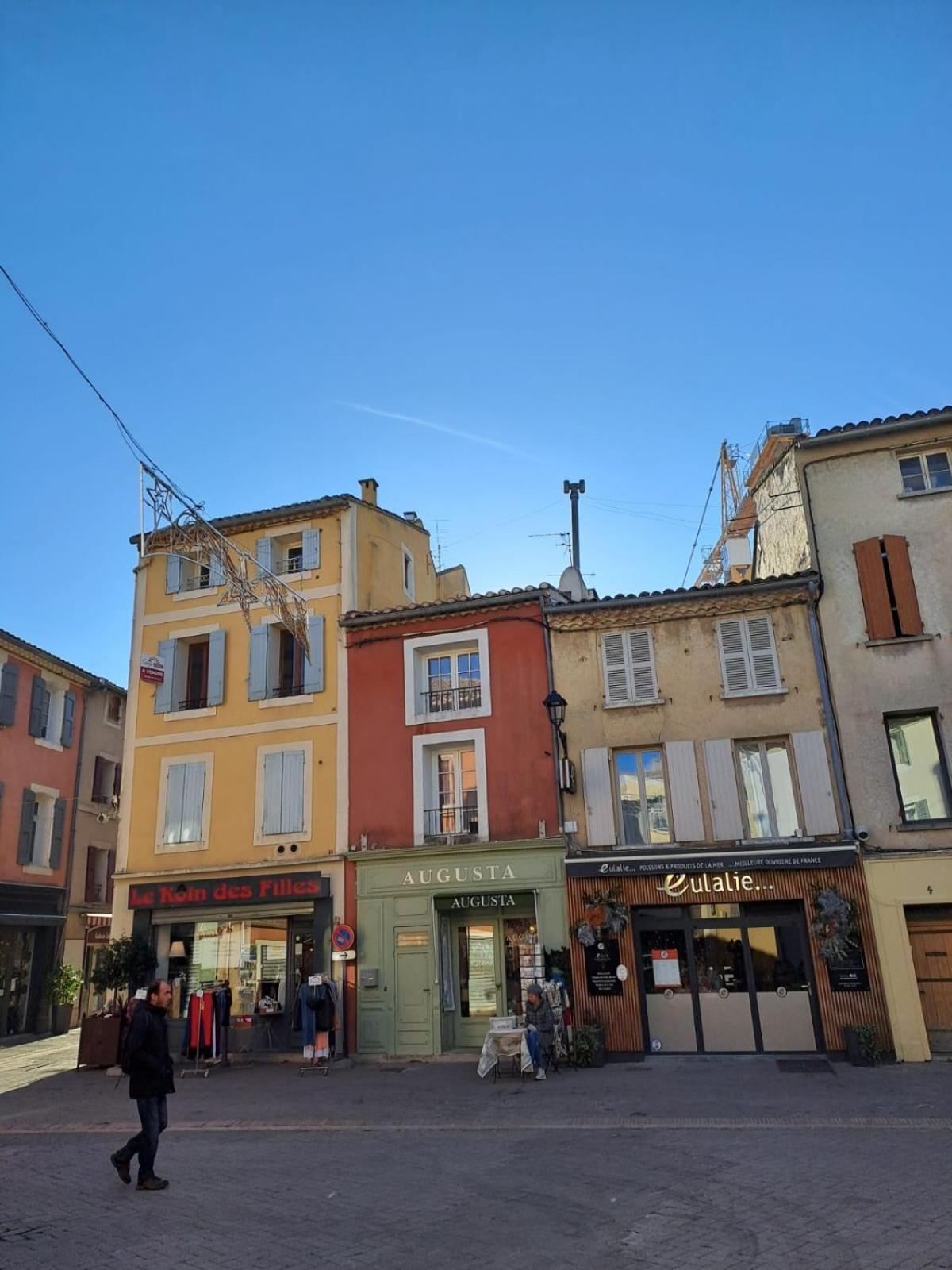 Le Nid De Marius Appartement LʼIsle-sur-la-Sorgue Buitenkant foto